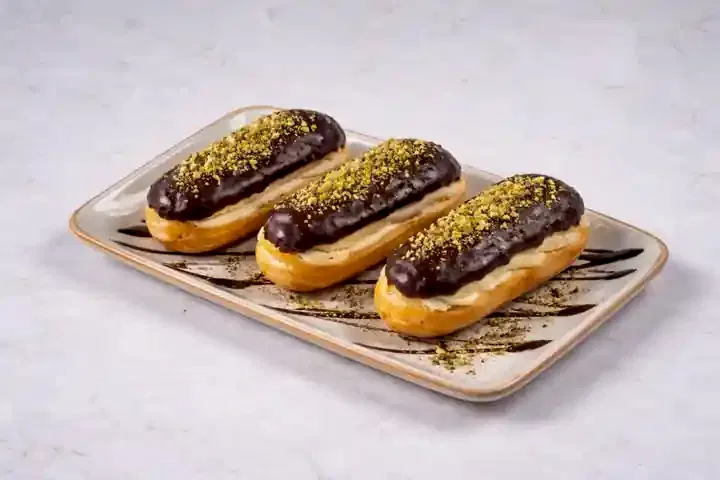 Ekler – Chocolate Eclairs